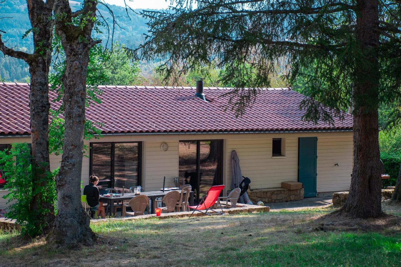 Village De Gites De La Foret De Ganigal Le Malzieu-Ville Exterior photo